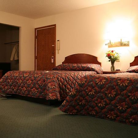 University Inn Cedar Falls Δωμάτιο φωτογραφία