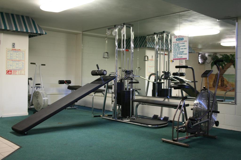 University Inn Cedar Falls Ανέσεις φωτογραφία